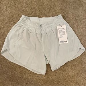 Lululemon Mid Rise Track That 5”